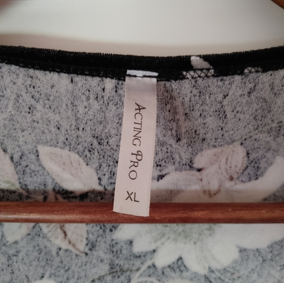 Acting Pro Black Floral Velour Duster/Cardigan~ Size XL - Picture 3 of 8